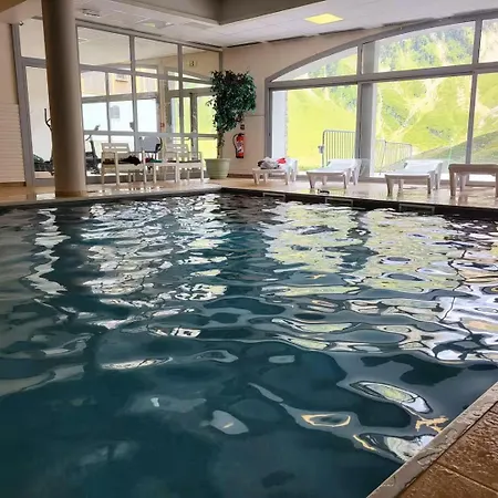 - Moderne Et Cosy Avec Vue Sur Les Pistes Et Piscine Apartment La Mongie