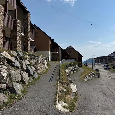 - Moderne Et Cosy Avec Vue Sur Les Pistes Et Piscine